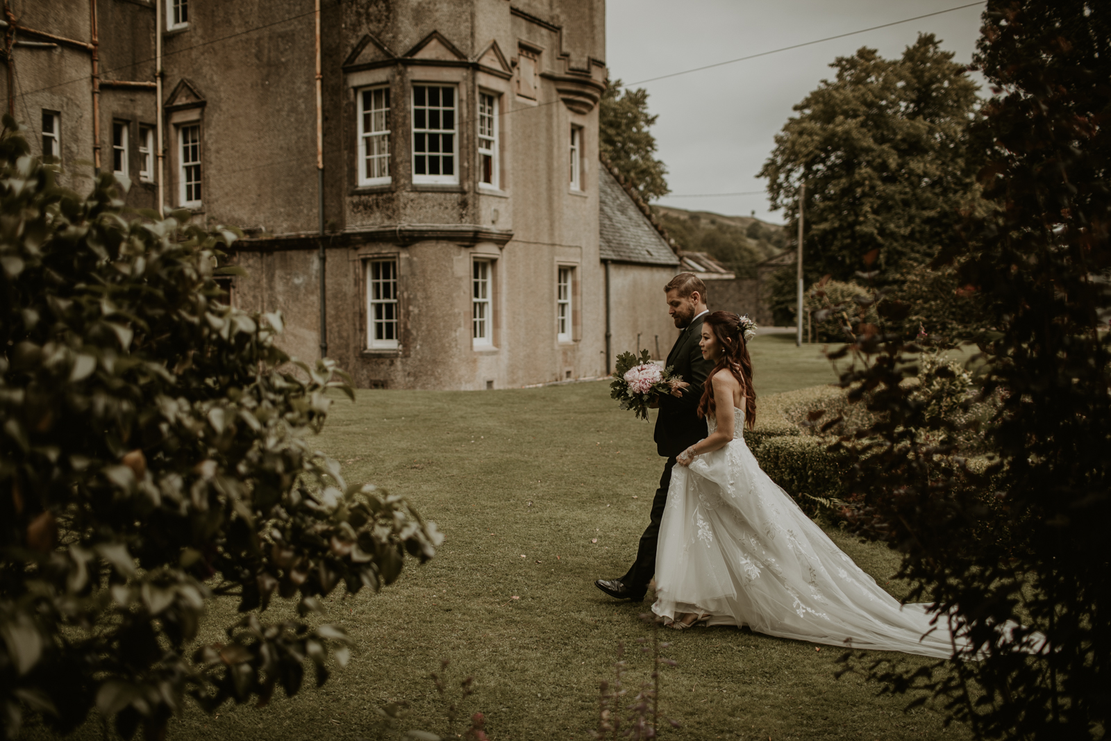 bride and groom at a Scottish Castle
