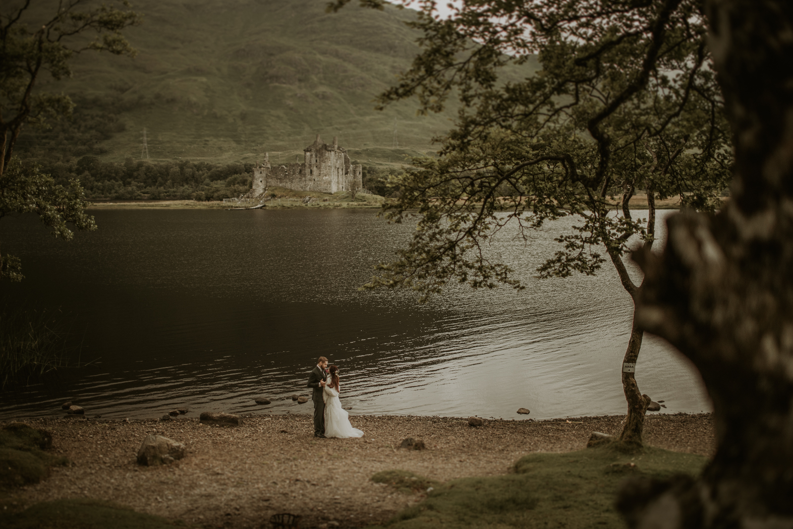 Kilchurn Castle elopement photographer